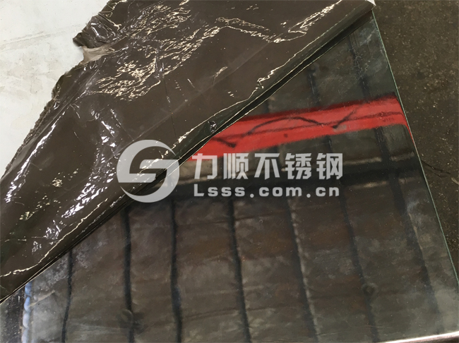 厚板（bǎn）不（bú）鏽（xiù）鋼鏡（jìng）麵板