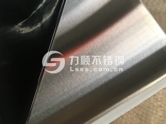 無錫（xī）拉絲不鏽鋼板