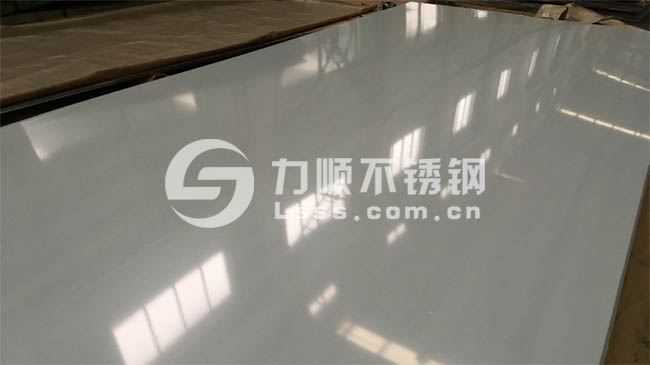 2m寬鏡（jìng）麵不（bú）鏽鋼板