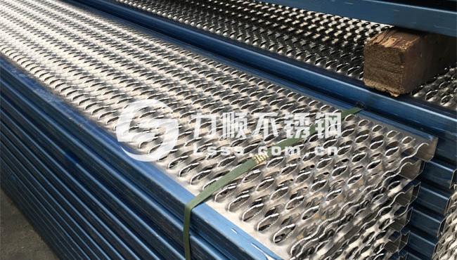 鱷魚嘴防滑板廠（chǎng）家