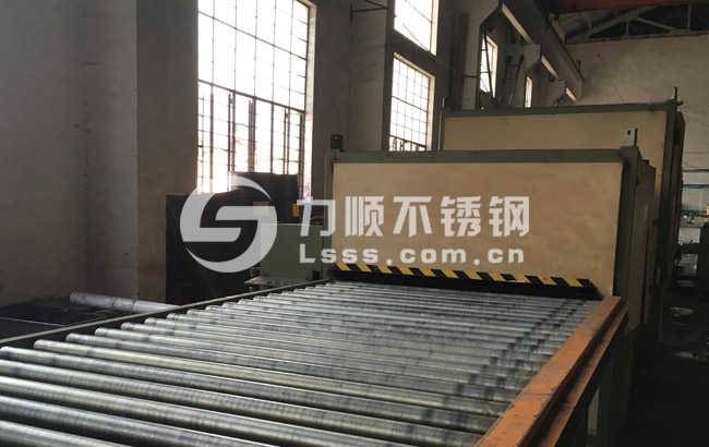 油磨拉絲拋光加工車間 - 無錫午夜福利视频不鏽鋼公司