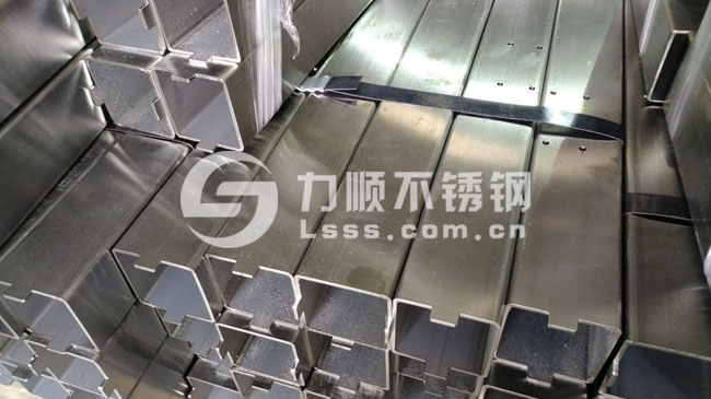 管材激光切割 激光切(qiē)割不鏽(xiù)鋼管