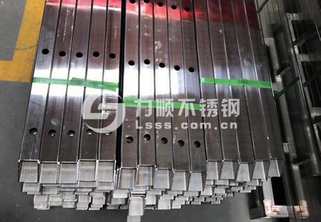 鋼管激光切割加（jiā）工