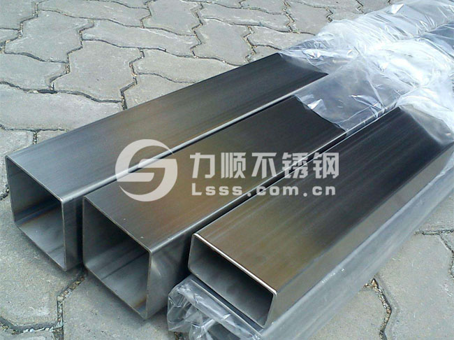 無錫304不鏽鋼管_表麵拉（lā）絲方