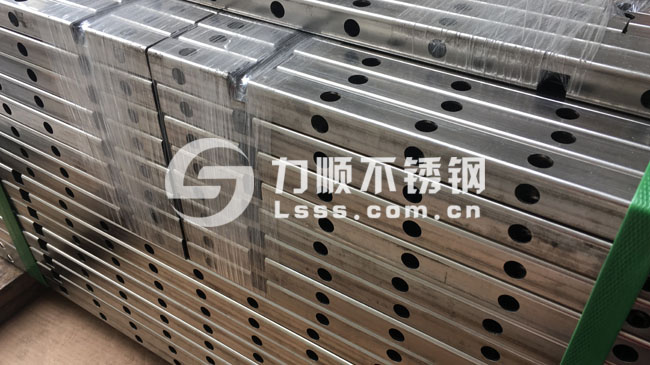 無（wú）錫切割（gē）鋼管加工,鋼管切孔,鋼管開（kāi）孔