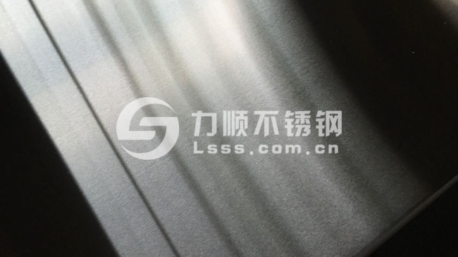 304不鏽鋼拉絲板,反（fǎn）麵油磨短（duǎn）絲（sī）拋光