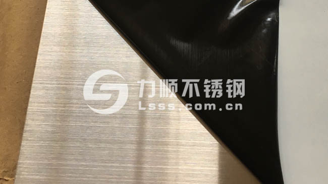 304不（bú）鏽（xiù）鋼（gāng）拉絲板 HL長拉絲不鏽鋼（gāng）板