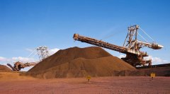 國內鋼價延續跌（diē）勢 進口鐵（tiě）礦（kuàng）石價格震蕩波動